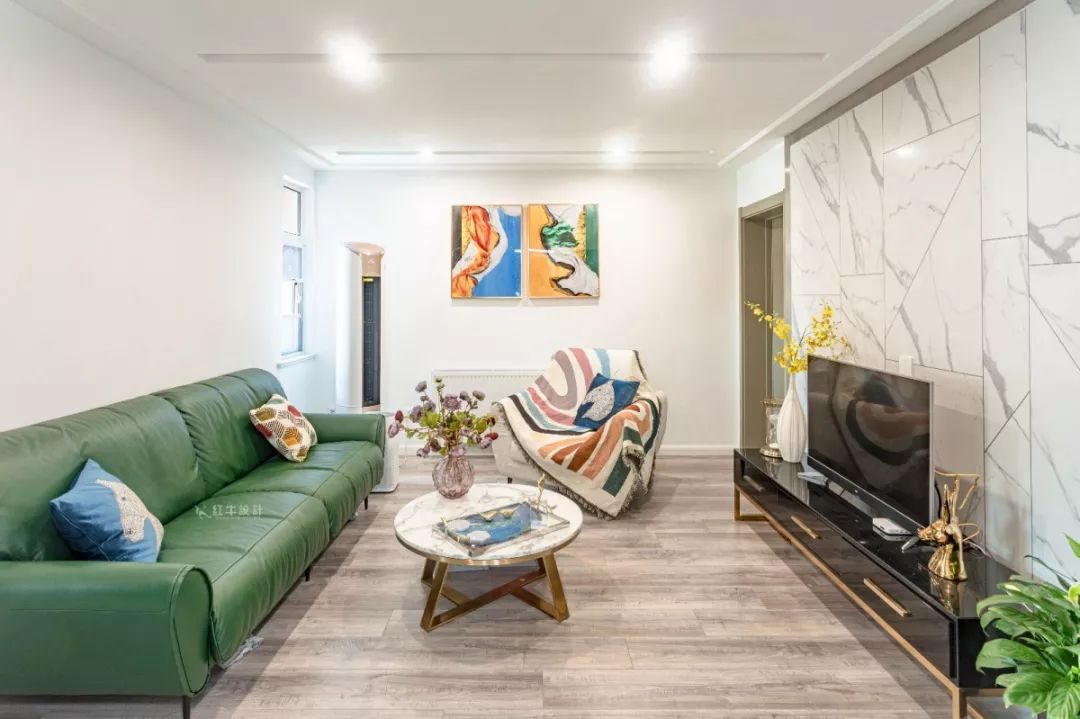 南京龍蟠花苑90㎡現(xiàn)代輕奢--老房升級改造，變身時尚精致家！03客廳改造