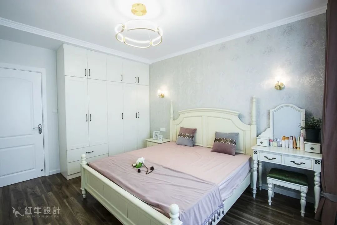 最美畢業(yè)照 ⑥--簡美不一定是深色系，也可以這樣清爽哦！08主臥室