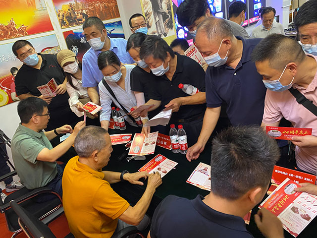 直擊火爆現(xiàn)場！紅牛裝飾24周年慶火熱進行中~