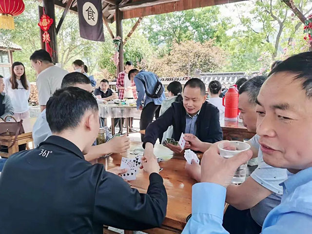紅牛裝飾團(tuán)建｜不忘初心，擔(dān)當(dāng)有為，共創(chuàng)美好未來！