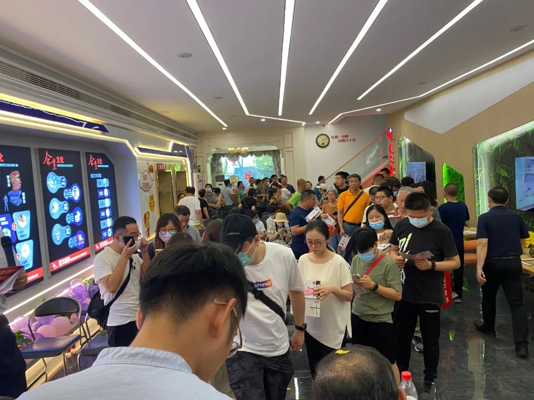 神秘大禮令人震驚！直擊紅牛裝飾25周年慶活動現(xiàn)場，氣氛太火爆！