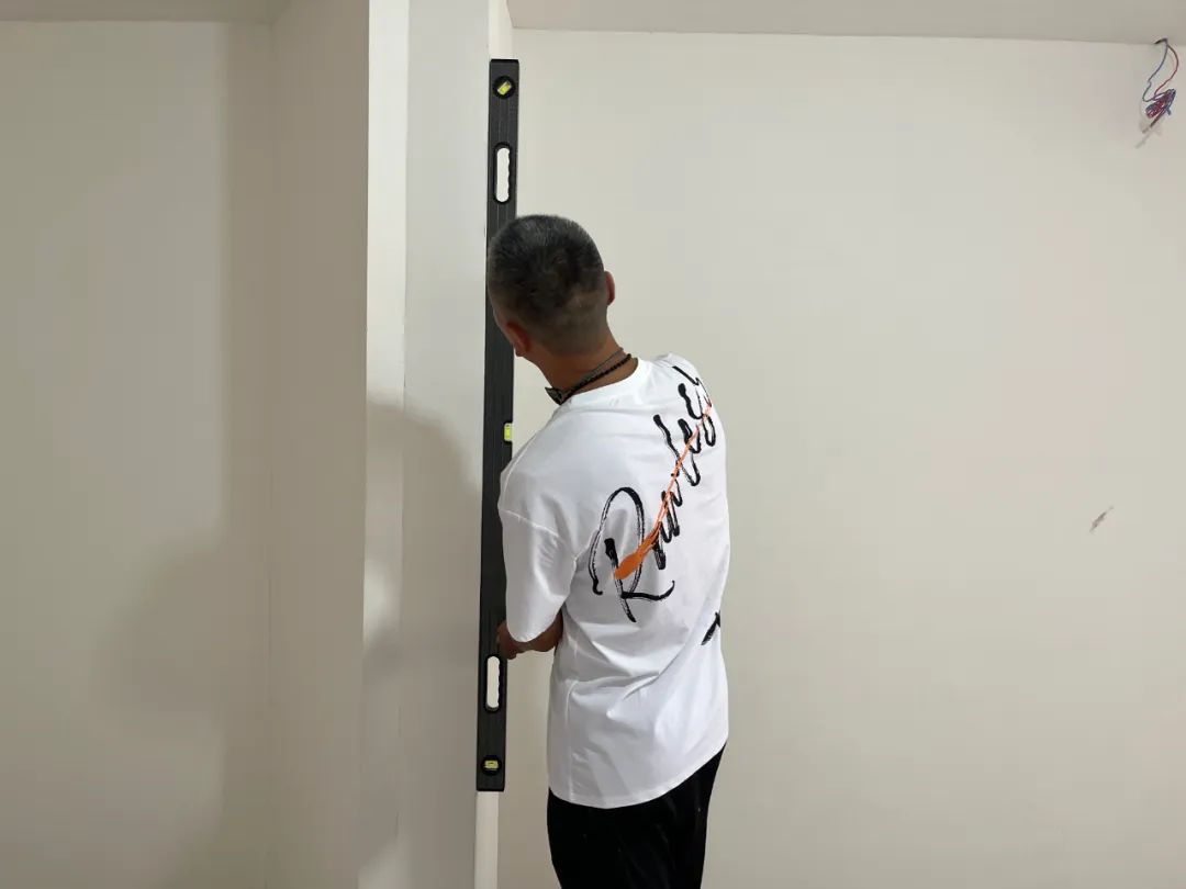董事長(zhǎng)親自帶隊(duì)突擊工地巡檢，為高品質(zhì)裝修把關(guān)！