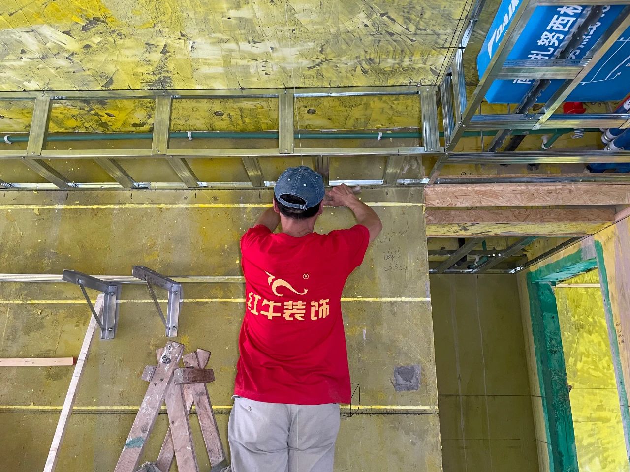 嚴(yán)控品質(zhì)，紅牛裝飾工程總監(jiān)→又雙叒叕帶隊(duì)去工地“找茬”了？！