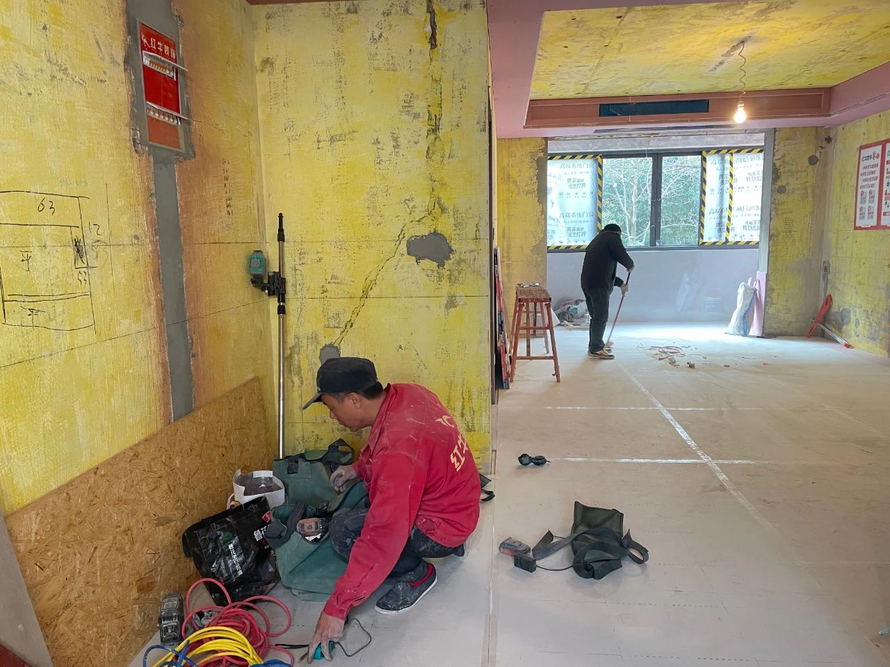 工地巡檢｜巧遇兩戶業(yè)主，堅守品質(zhì)承諾，不放過任何細節(jié)