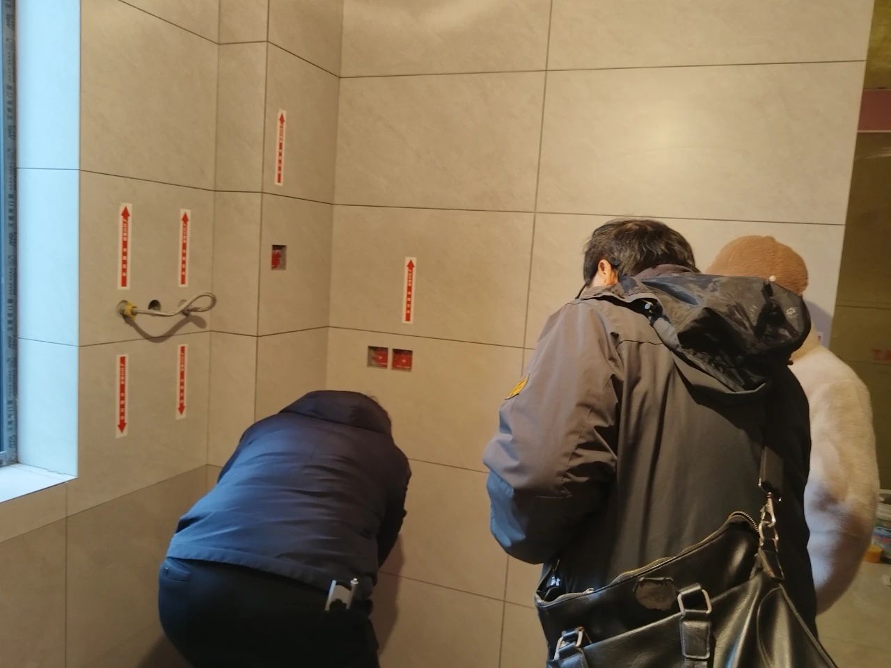 工地巡檢｜巧遇兩戶業(yè)主，堅守品質(zhì)承諾，不放過任何細節(jié)