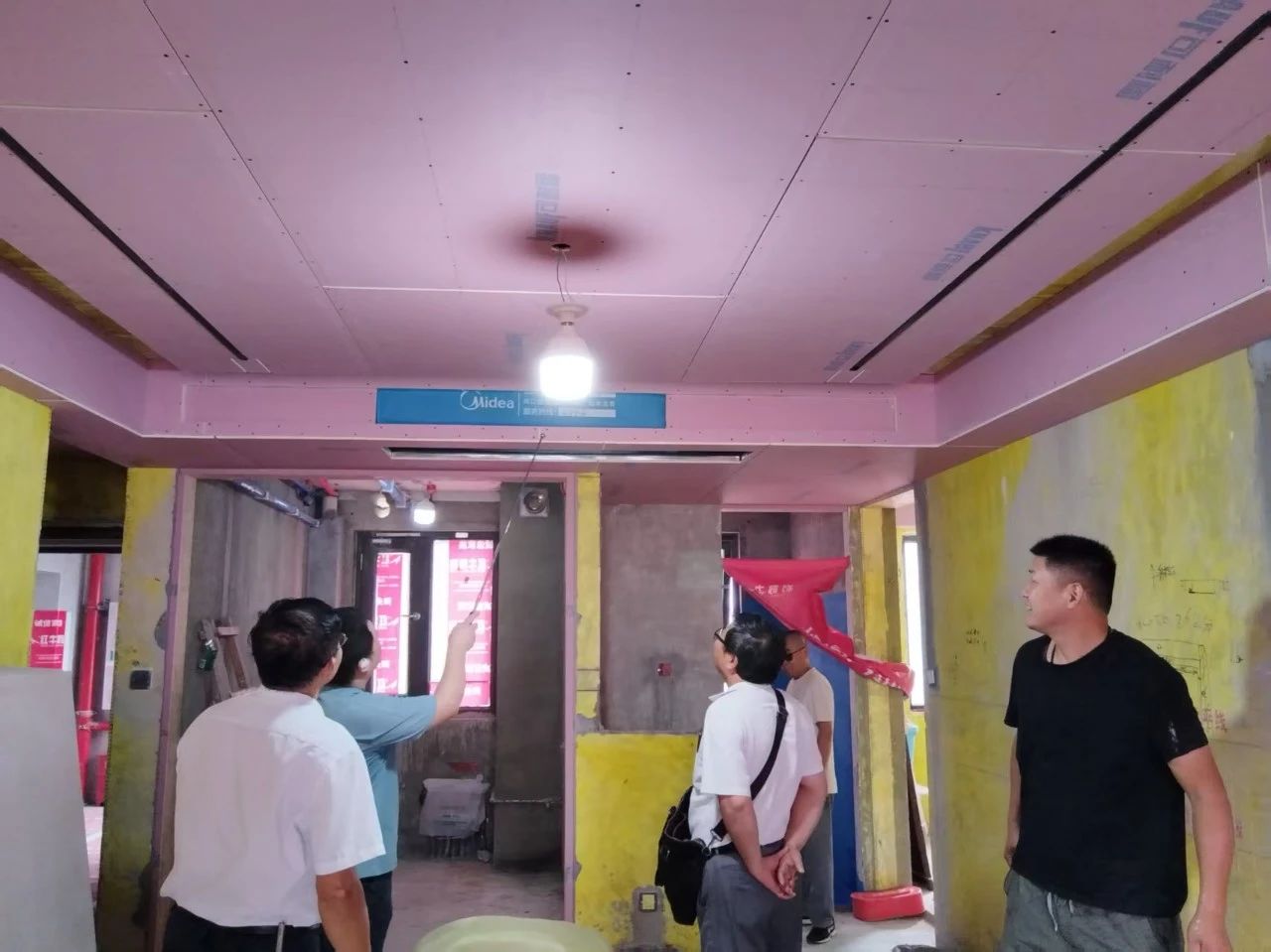 工地突擊巡檢：嚴(yán)苛落實(shí)工藝標(biāo)準(zhǔn)，全力護(hù)航工程質(zhì)量！