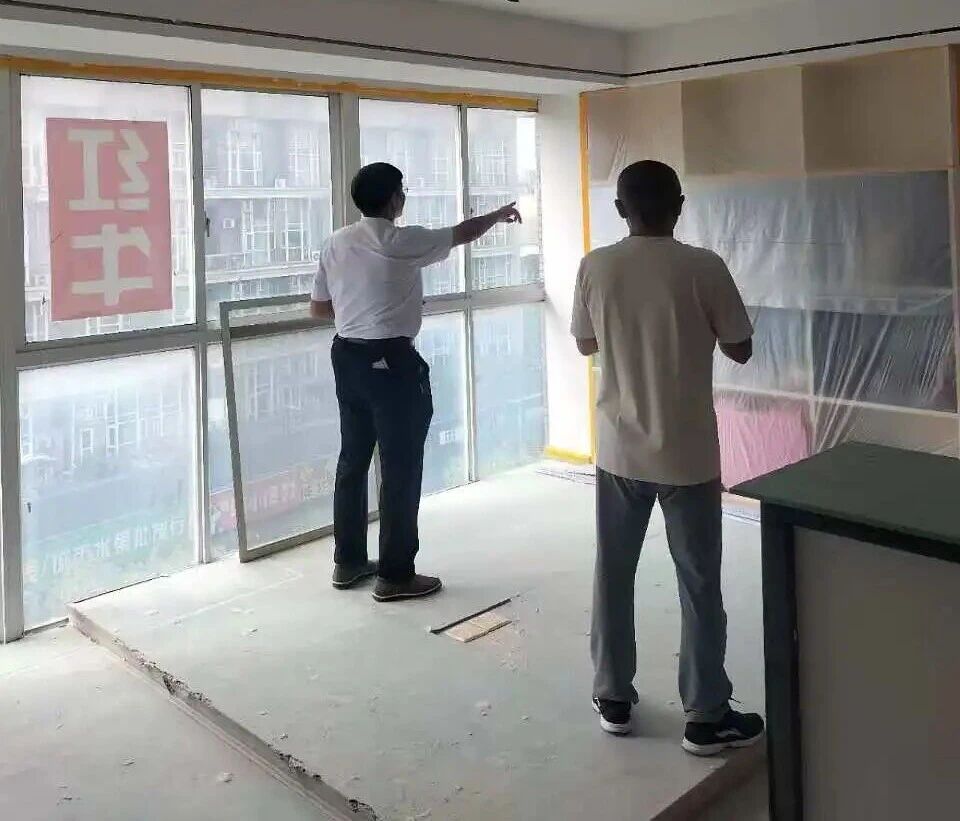 金九銀十裝修季｜南京紅牛裝飾工程總監(jiān)：工地巡檢無小事，嚴(yán)苛落實工藝標(biāo)準(zhǔn)！