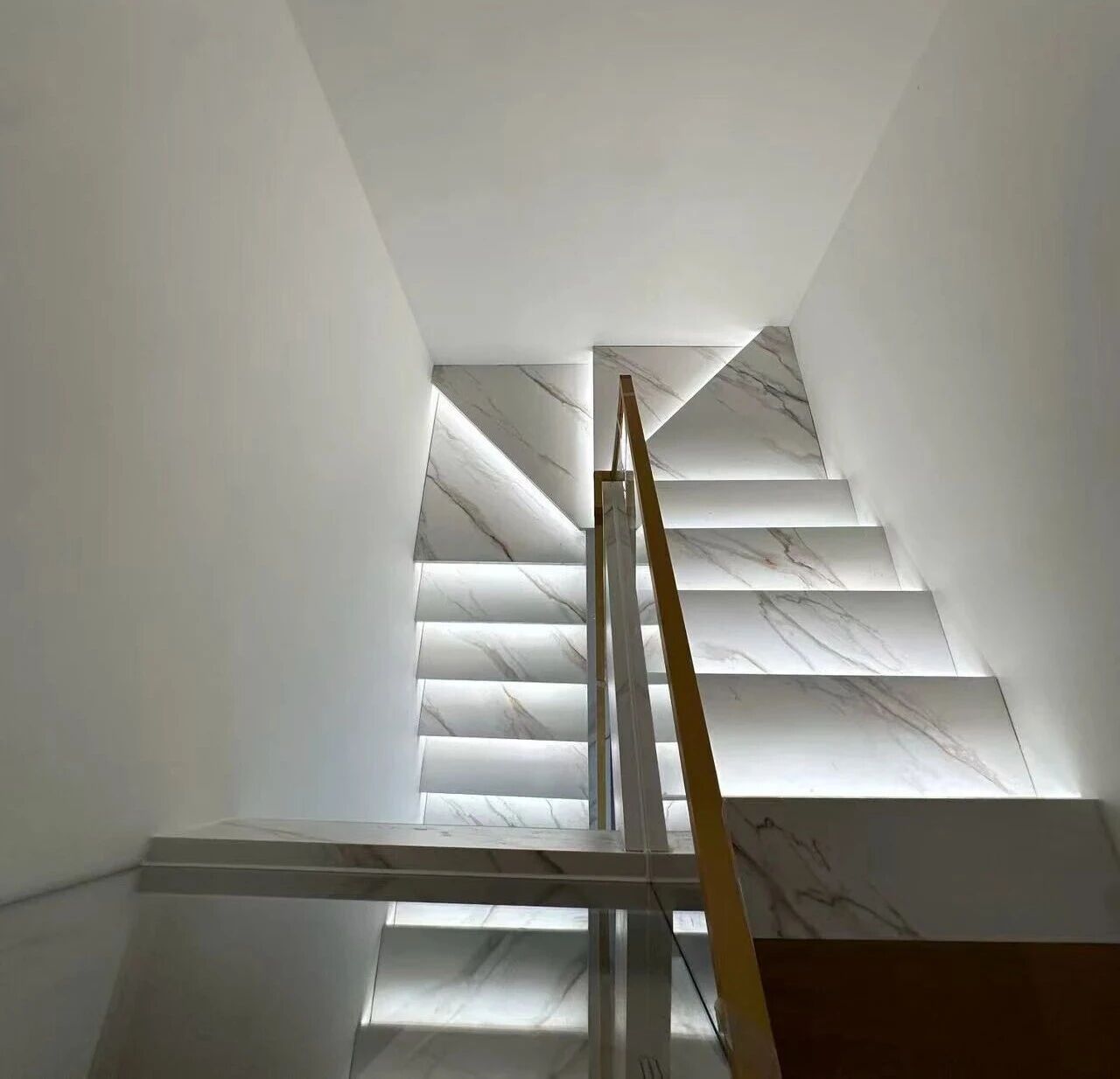 工地巡檢：雙節(jié)同慶，品質(zhì)同行，嚴把每一道工序，用心守護夢想家！