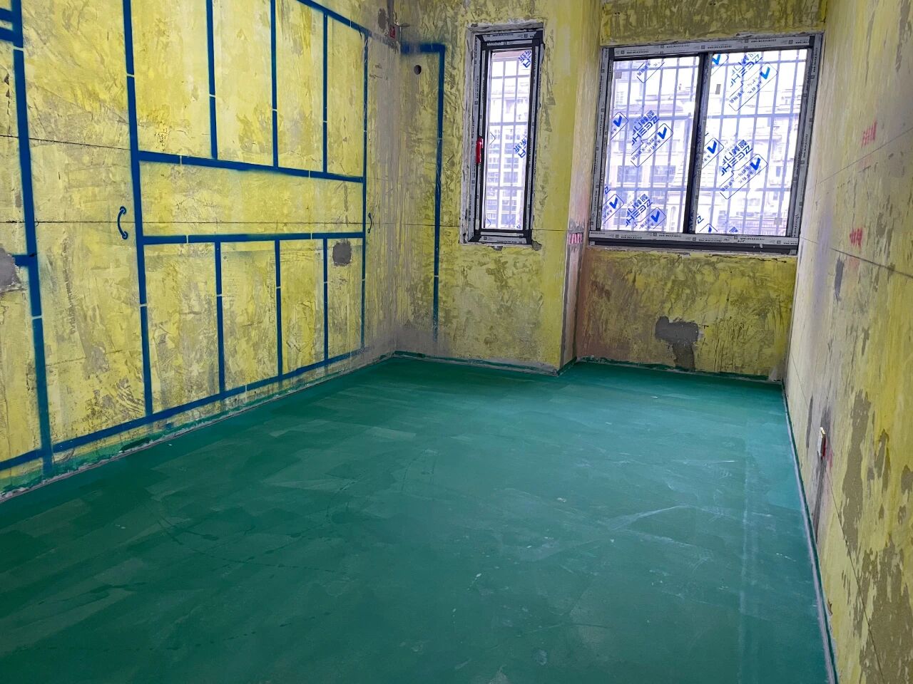 南京裝修公司紅牛裝飾工地突擊巡檢：一厘一毫堅(jiān)守品質(zhì)，一心一意守護(hù)新家！